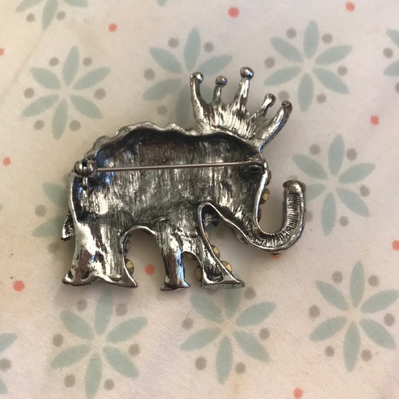 Sparkle elephant broach - Picture 2 of 2